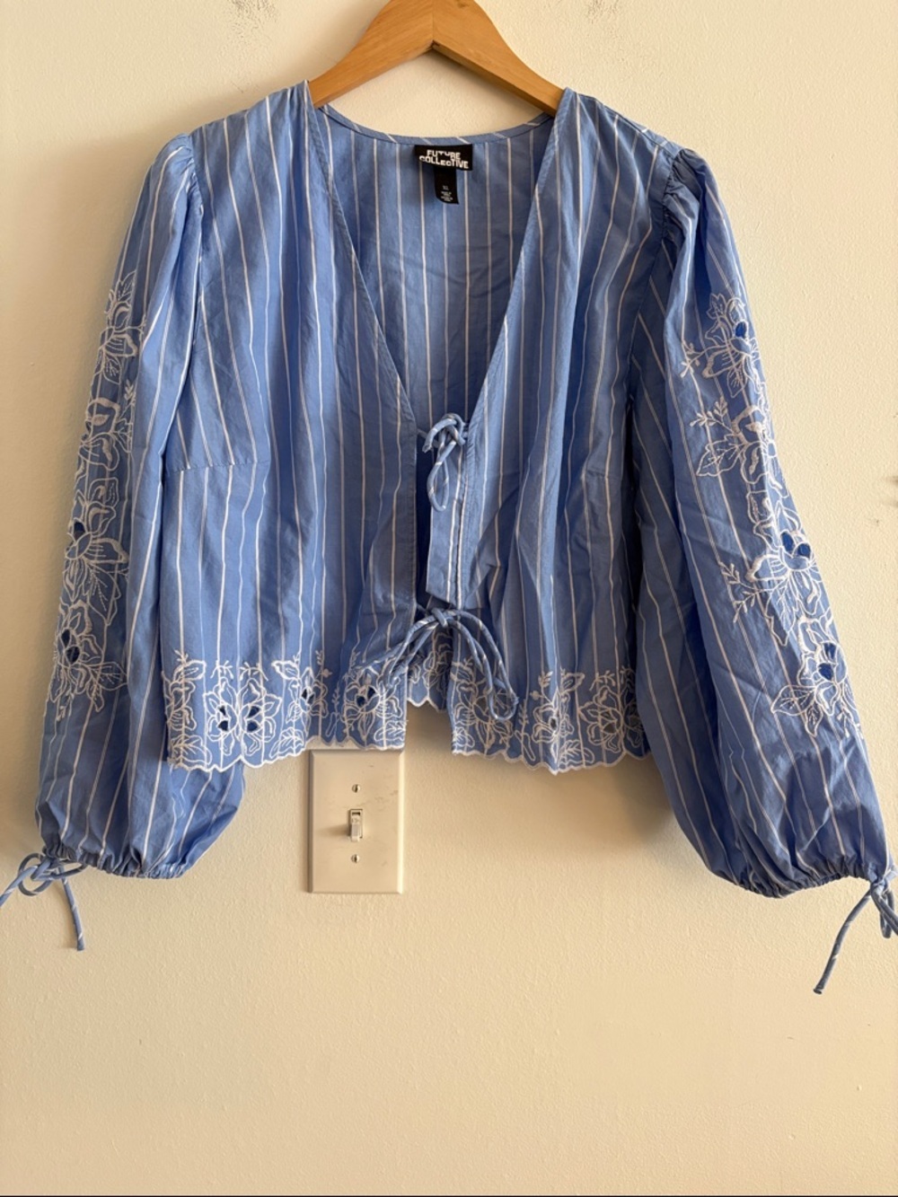 Future Collective Striped Embroidered Puff Sleeve Tie Shirt Women’s Size XL Blue